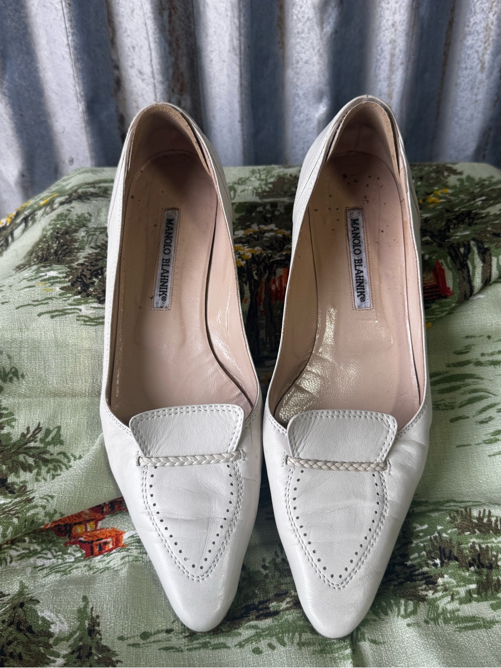 Manolo Blahnik Cream Leather Pointed-Toe Pumps